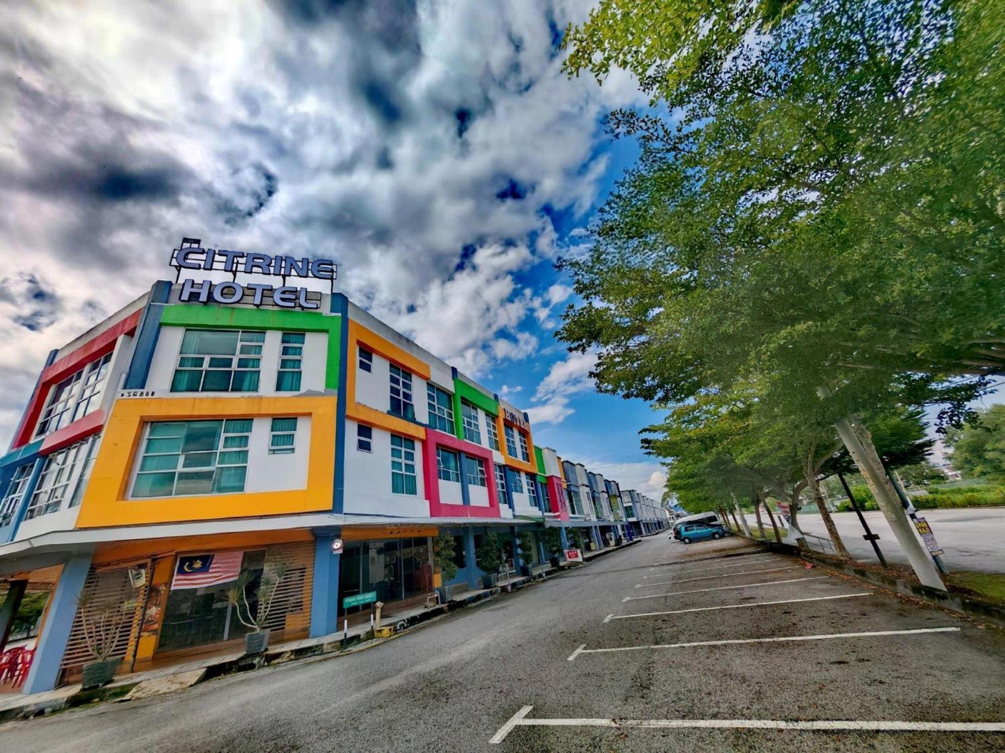 Citrine Hotel Seri Iskandar Exteriör bild